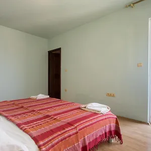 https://apartment-gold.splithotels.org